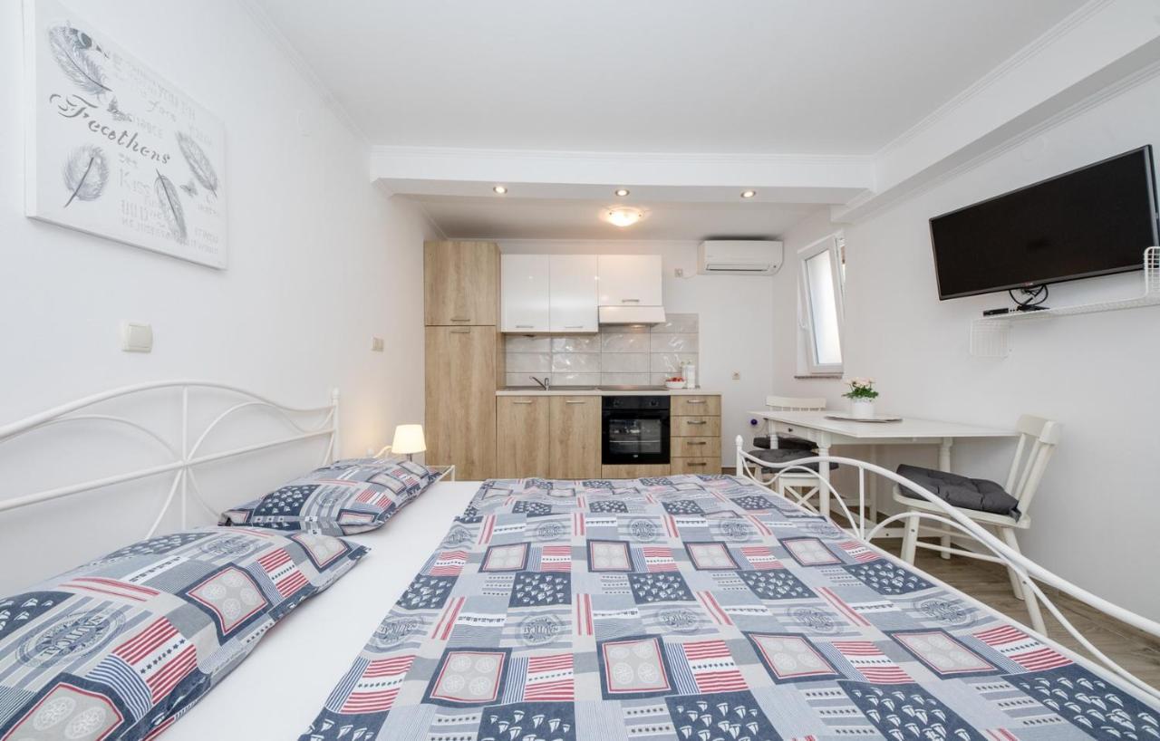Apartments Makaus 수페타르스카 드라가 외부 사진