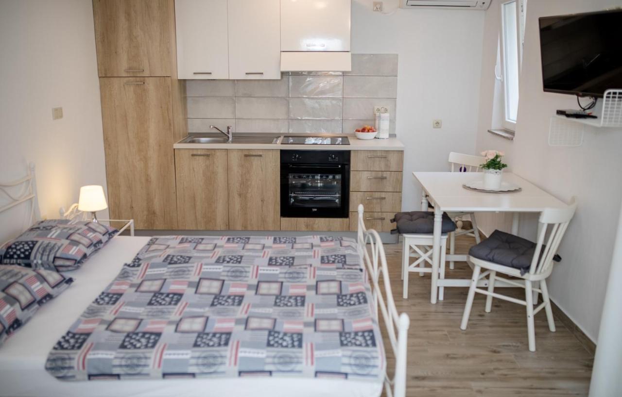 Apartments Makaus 수페타르스카 드라가 외부 사진